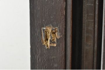 アンティーク建具　上手物!!　富山産　総欅(ケヤキ)材　裏側まで漆塗りの格子蔵戸1枚(引き戸、玄関戸、格子戸)(R-080225)