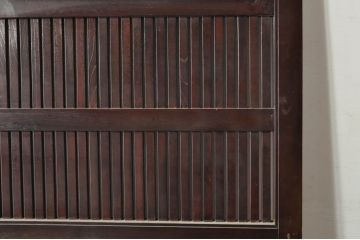 アンティーク建具　上手物!!　富山産　総欅(ケヤキ)材　裏側まで漆塗りの格子蔵戸1枚(引き戸、玄関戸、格子戸)(R-080225)