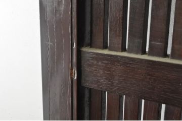 アンティーク建具　上手物!!　富山産　総欅(ケヤキ)材　裏側まで漆塗りの格子蔵戸1枚(引き戸、玄関戸、格子戸)(R-080225)