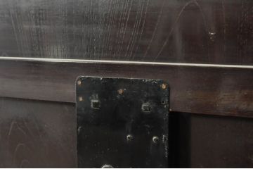 アンティーク建具　上手物!!　富山産　総欅(ケヤキ)材　裏側まで漆塗りの格子蔵戸1枚(引き戸、玄関戸、格子戸)(R-080225)