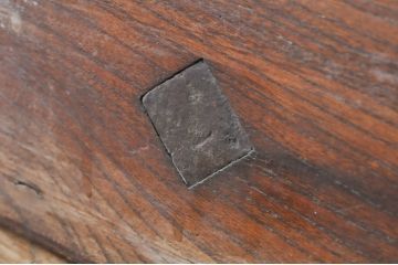 アンティーク建具　上手物!!　新潟産　厚手　総欅(ケヤキ)材　漆塗り　立派な佇まいが存在感抜群の蔵戸1枚(引き戸、玄関戸)(R-080226)