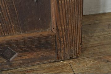 アンティーク建具　ペイント仕上げ限定　どこか懐かしい雰囲気を醸し出す蔵戸1枚(引き戸、玄関戸)(R-080227)