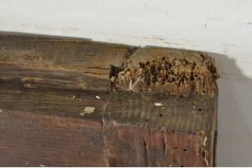 アンティーク建具　ペイント仕上げ限定　どこか懐かしい雰囲気を醸し出す蔵戸1枚(引き戸、玄関戸)(R-080227)