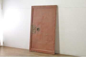 アンティーク建具　重厚な味わい深い鉄板張りの蔵戸1枚(鉄扉、玄関戸、引き戸)(R-080228)