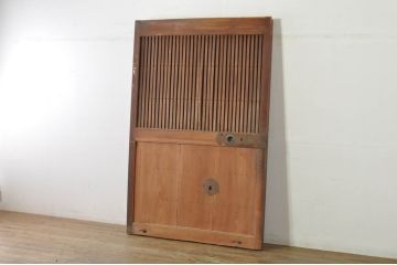 アンティーク建具　総欅(ケヤキ)材　時代の流れを感じさせる格子蔵戸1枚(引き戸、玄関戸、格子戸)(R-080229)