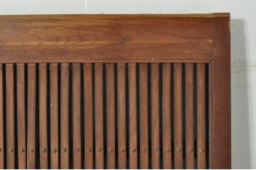 アンティーク建具　総欅(ケヤキ)材　時代の流れを感じさせる格子蔵戸1枚(引き戸、玄関戸、格子戸)(R-080229)