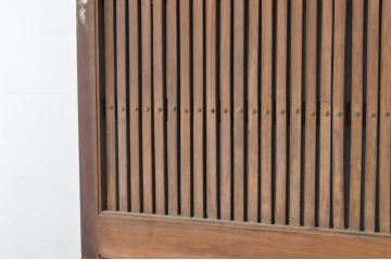 アンティーク建具　総欅(ケヤキ)材　時代の流れを感じさせる格子蔵戸1枚(引き戸、玄関戸、格子戸)(R-080229)