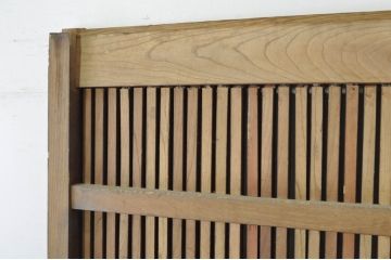 アンティーク建具　総欅(ケヤキ)材　時代の流れを感じさせる格子蔵戸1枚(引き戸、玄関戸、格子戸)(R-080229)