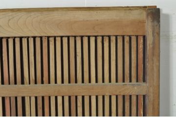 アンティーク建具　総欅(ケヤキ)材　時代の流れを感じさせる格子蔵戸1枚(引き戸、玄関戸、格子戸)(R-080229)