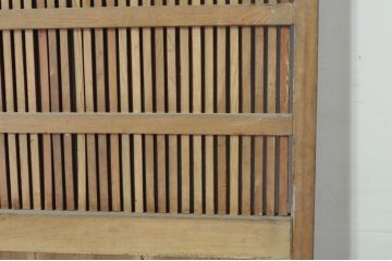 アンティーク建具　総欅(ケヤキ)材　時代の流れを感じさせる格子蔵戸1枚(引き戸、玄関戸、格子戸)(R-080229)