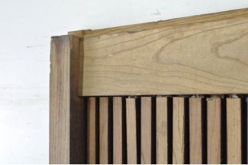 アンティーク建具　総欅(ケヤキ)材　時代の流れを感じさせる格子蔵戸1枚(引き戸、玄関戸、格子戸)(R-080229)