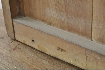 アンティーク建具　総欅(ケヤキ)材　時代の流れを感じさせる格子蔵戸1枚(引き戸、玄関戸、格子戸)(R-080229)