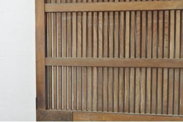アンティーク建具　上手物!!　北陸産　総欅(ケヤキ)材　鶴と亀の金具がアクセントの格子蔵戸1枚(引き戸、玄関戸)(R-080233)