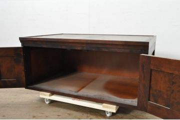 中古　美品　北海道民芸家具　和洋どちらにも取り入れやすい、落ち着いた雰囲気が魅力のローボード(テレビボード、テレビ台、リビングボード、サイドボード、収納棚、戸棚)(R-080236)