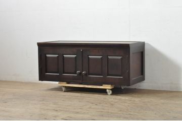 中古　美品　北海道民芸家具　台輪(脚)付きリメイク　落ち着いた雰囲気が魅力的なテレビ台(テレビボード、ローボード、リビングボード、サイドボード、収納棚、戸棚)(R-080237)