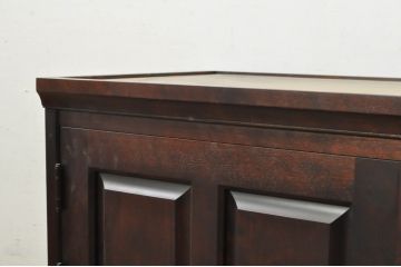 中古　美品　北海道民芸家具　台輪(脚)付きリメイク　落ち着いた雰囲気が魅力的なテレビ台(テレビボード、ローボード、リビングボード、サイドボード、収納棚、戸棚)(R-080237)