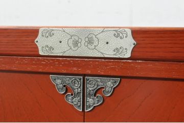 中古　展示品　未使用品　四国・高松　飛鳥欅箪笥　艶やかな朱色が魅力的な箪笥ローボード(収納棚、戸棚、リビングボード、テレビボード、テレビ台)(R-080238)