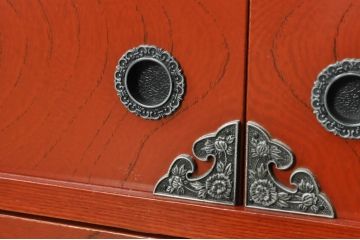 中古　展示品　未使用品　四国・高松　飛鳥欅箪笥　艶やかな朱色が魅力的な箪笥ローボード(収納棚、戸棚、リビングボード、テレビボード、テレビ台)(R-080238)