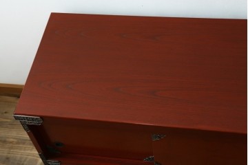 新古　未使用展示品　四国・高松　飛鳥欅箪笥　艶やかな朱色が魅力的な箪笥ローボード　(R-080238)