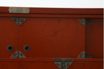 新古　未使用展示品　四国・高松　飛鳥欅箪笥　艶やかな朱色が魅力的な箪笥ローボード　(R-080238)