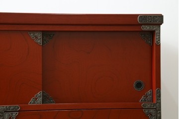 新古　未使用展示品　四国・高松　飛鳥欅箪笥　艶やかな朱色が魅力的な箪笥ローボード　(R-080238)