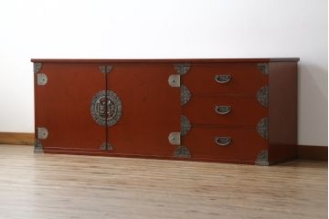 中古　展示品　未使用品　四国・高松　飛鳥欅箪笥　艶やかな朱色が魅力的な箪笥ローボード(引き出し、ローチェスト、リビングボード、テレビボード、テレビ台)(R-080239)