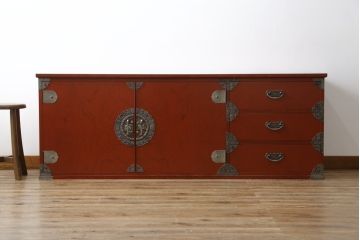 中古　展示品　未使用品　四国・高松　飛鳥欅箪笥　艶やかな朱色が魅力的な箪笥ローボード(引き出し、ローチェスト、リビングボード、テレビボード、テレビ台)(R-080239)