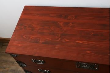 中古　展示品　未使用品　四国・高松　飛鳥欅箪笥　艶やかな朱色が魅力的な箪笥ローチェスト(和たんす、衣装タンス、収納箪笥、引き出し、ローボード、テレビ台、TVボード)(R-080240)
