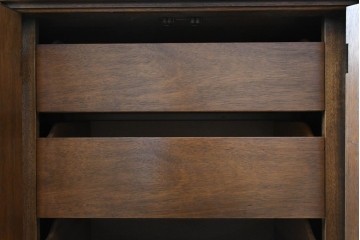 中古　DREXEL HERITAGE(ドレクセルヘリテイジ)　FRANCESCA(フランチェスカ)シリーズ　堂々とした重厚な佇まいが魅力のサイドボード　(R-080242)