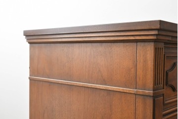 中古　DREXEL HERITAGE(ドレクセルヘリテイジ)　FRANCESCA(フランチェスカ)シリーズ　堂々とした重厚な佇まいが魅力のサイドボード　(R-080242)