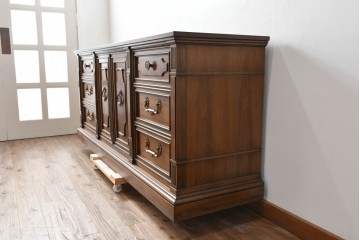 中古　DREXEL HERITAGE(ドレクセルヘリテイジ)　FRANCESCA(フランチェスカ)シリーズ　堂々とした重厚な佇まいが魅力のサイドボード　(R-080242)
