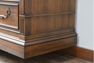 中古　DREXEL HERITAGE(ドレクセルヘリテイジ)　FRANCESCA(フランチェスカ)シリーズ　堂々とした重厚な佇まいが魅力のサイドボード　(R-080242)