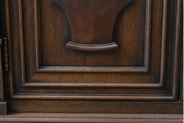 中古　DREXEL HERITAGE(ドレクセルヘリテイジ)　FRANCESCA(フランチェスカ)シリーズ　堂々とした重厚な佇まいが魅力のサイドボード　(R-080242)