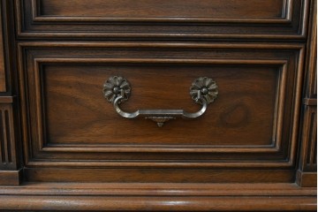 中古　DREXEL HERITAGE(ドレクセルヘリテイジ)　FRANCESCA(フランチェスカ)シリーズ　堂々とした重厚な佇まいが魅力のサイドボード　(R-080242)