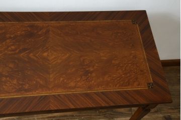 中古　イタリア　輸入家具　凛とした佇まいが美しい象嵌入りのデスク(コンソールテーブル、平机、ワークデスク、在宅用、在宅ワーク用)(R-080244)