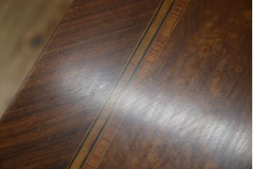 中古　イタリア　輸入家具　凛とした佇まいが美しい象嵌入りのデスク(コンソールテーブル、平机、ワークデスク、在宅用、在宅ワーク用)(R-080244)