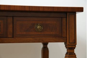 中古　イタリア　輸入家具　凛とした佇まいが美しい象嵌入りのデスク(コンソールテーブル、平机、ワークデスク、在宅用、在宅ワーク用)(R-080244)