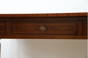中古　イタリア　輸入家具　凛とした佇まいが美しい象嵌入りのデスク(コンソールテーブル、平机、ワークデスク、在宅用、在宅ワーク用)(R-080244)