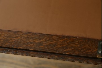 イギリスアンティーク　オーク材　こだわりを感じるデザインが魅力的なステンドグラス入りビューローブックケース　(R-080245)