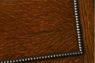 イギリスアンティーク　オーク材　こだわりを感じるデザインが魅力的なステンドグラス入りビューローブックケース　(R-080245)