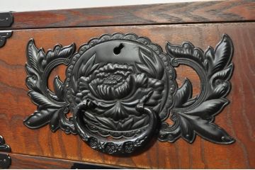 中古　仙台民芸箪笥(仙台箪笥)　欅産業　品のある佇まいが美しい漆塗りの衣装箪笥(和たんす、整理タンス、収納箪笥、引き出し、サイドチェスト、サイドボード)(R-080246)
