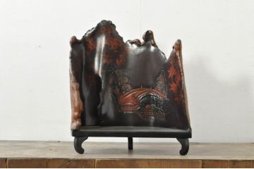 和製ビンテージ　工芸品　日光　鈴木島吉作　総漆塗り　木瘤(こぶ)　大胆にあしらわれた紅葉と細かな彫刻が見事な存在感のある飾り台(花台、ヴィンテージ)(R-080251)