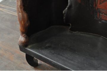 和製ビンテージ　工芸品　日光　鈴木島吉作　総漆塗り　木瘤(こぶ)　大胆にあしらわれた紅葉と細かな彫刻が見事な存在感のある飾り台(花台、ヴィンテージ)(R-080251)