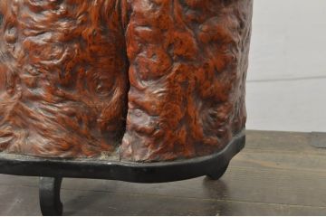 和製ビンテージ　工芸品　日光　鈴木島吉作　総漆塗り　木瘤(こぶ)　大胆にあしらわれた紅葉と細かな彫刻が見事な存在感のある飾り台(花台、ヴィンテージ)(R-080251)