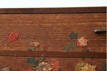 和製アンティーク　かわいい絵柄と刺繍の半衿(はんえり)が魅力的な横長小引き出し(半襟箪笥、小箪笥、小物収納、卓上収納)(R-080254)