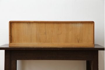 和製アンティーク　かわいい絵柄と刺繍の半衿(はんえり)が魅力的な横長小引き出し(半襟箪笥、小箪笥、小物収納、卓上収納)(R-080254)