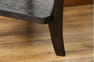 和製ビンテージ　日光彫り　咲き誇る花の彫刻が美しいコーナーラック　(R-080258)