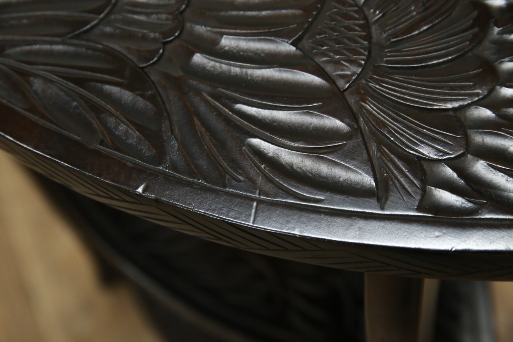 和製ビンテージ　日光彫り　咲き誇る花の彫刻が美しいコーナーラック　(R-080258)