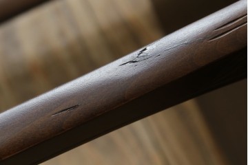 和製ビンテージ　日光彫り　咲き誇る花の彫刻が美しいコーナーラック　(R-080258)