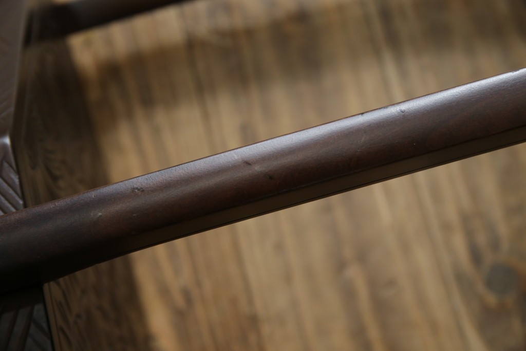 和製ビンテージ　日光彫り　咲き誇る花の彫刻が美しいコーナーラック　(R-080258)